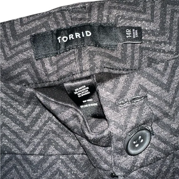 Torrid 14 Regular Trousers Slight Metallic Thread Black And Gray Zigzag Print - Picture 3 of 4